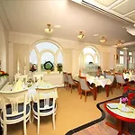 Strandschloss Arielle بيت ضيافة 4*