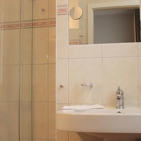 阿里尔海滩城堡旅馆 4*