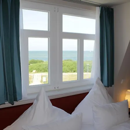 阿里尔海滩城堡旅馆